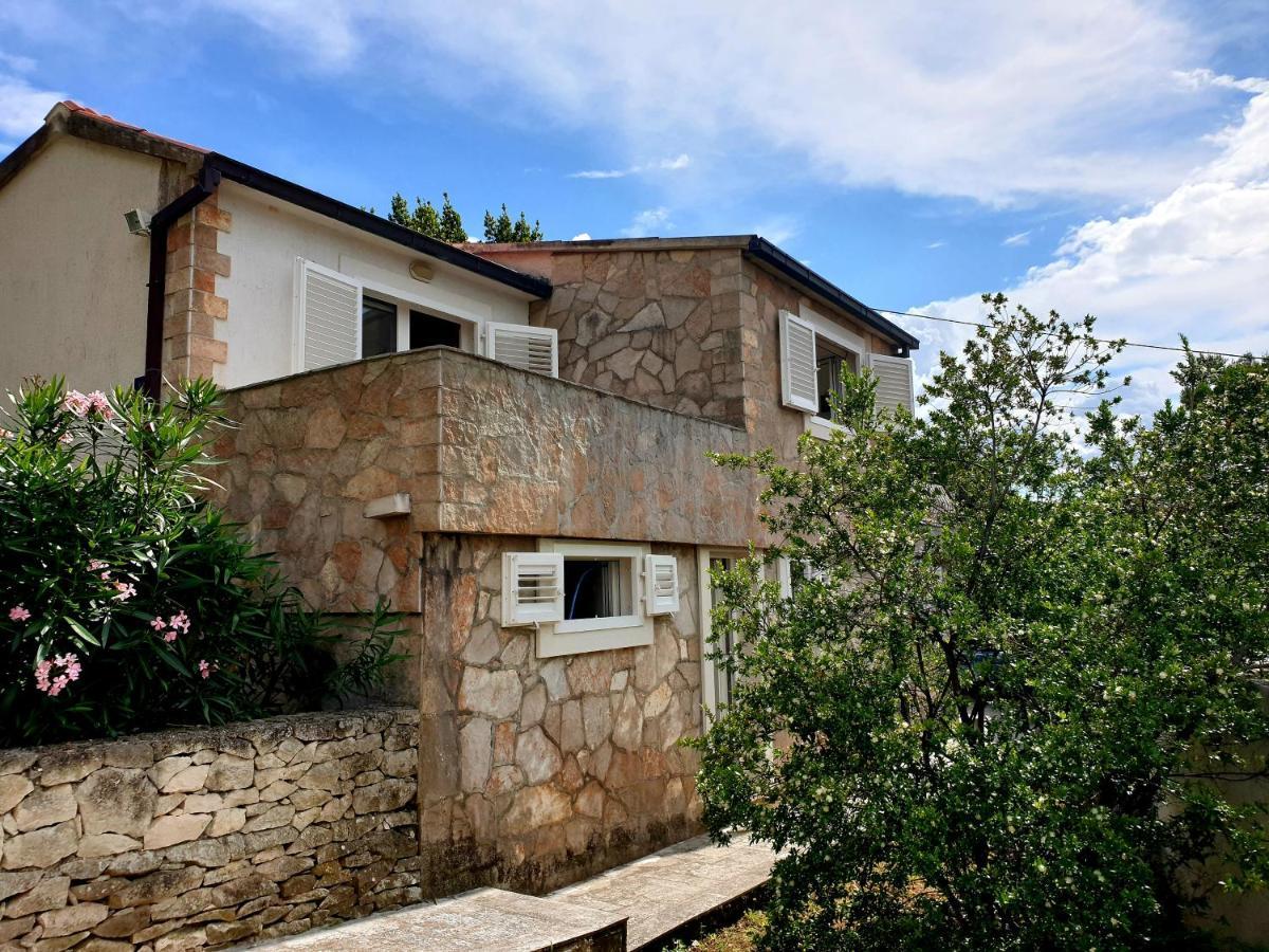 House Počitniška hiša *